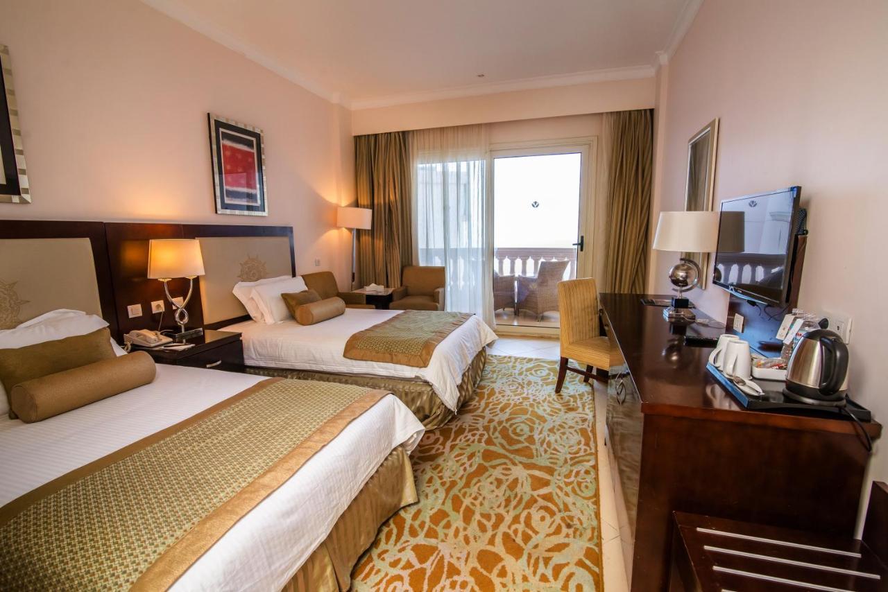 Tolip Hotel Alexandria Exterior photo A room at the hotel