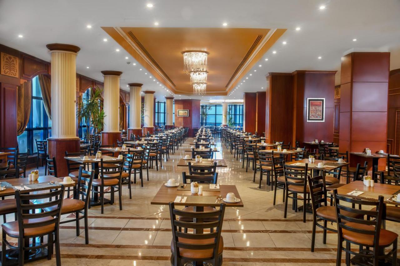 Tolip Hotel Alexandria Exterior photo The hotel's restaurant